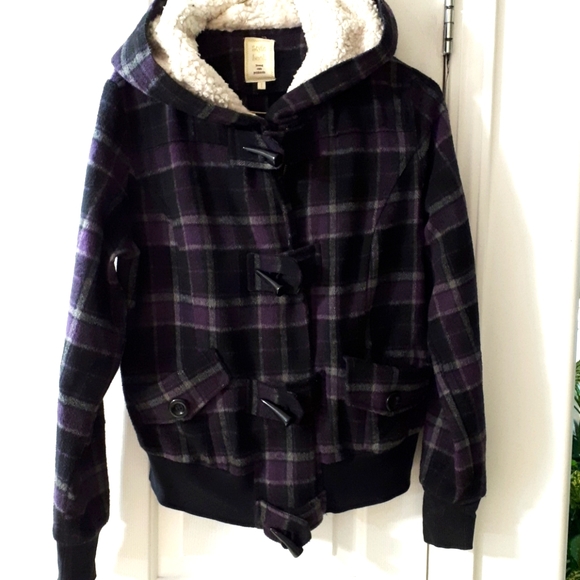 Jacket - Picture 1 of 8